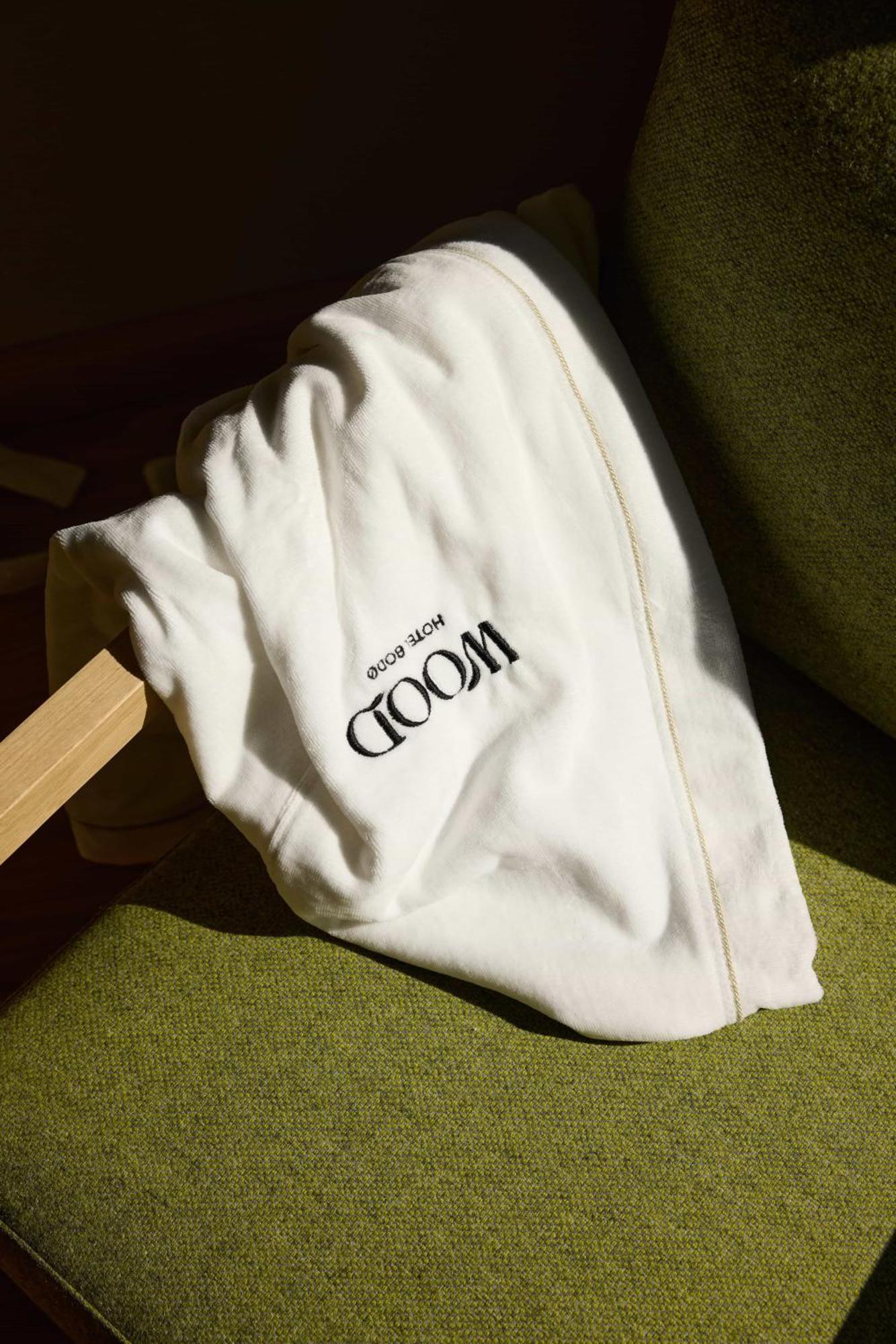 Wood Hotel Bodo Room photo