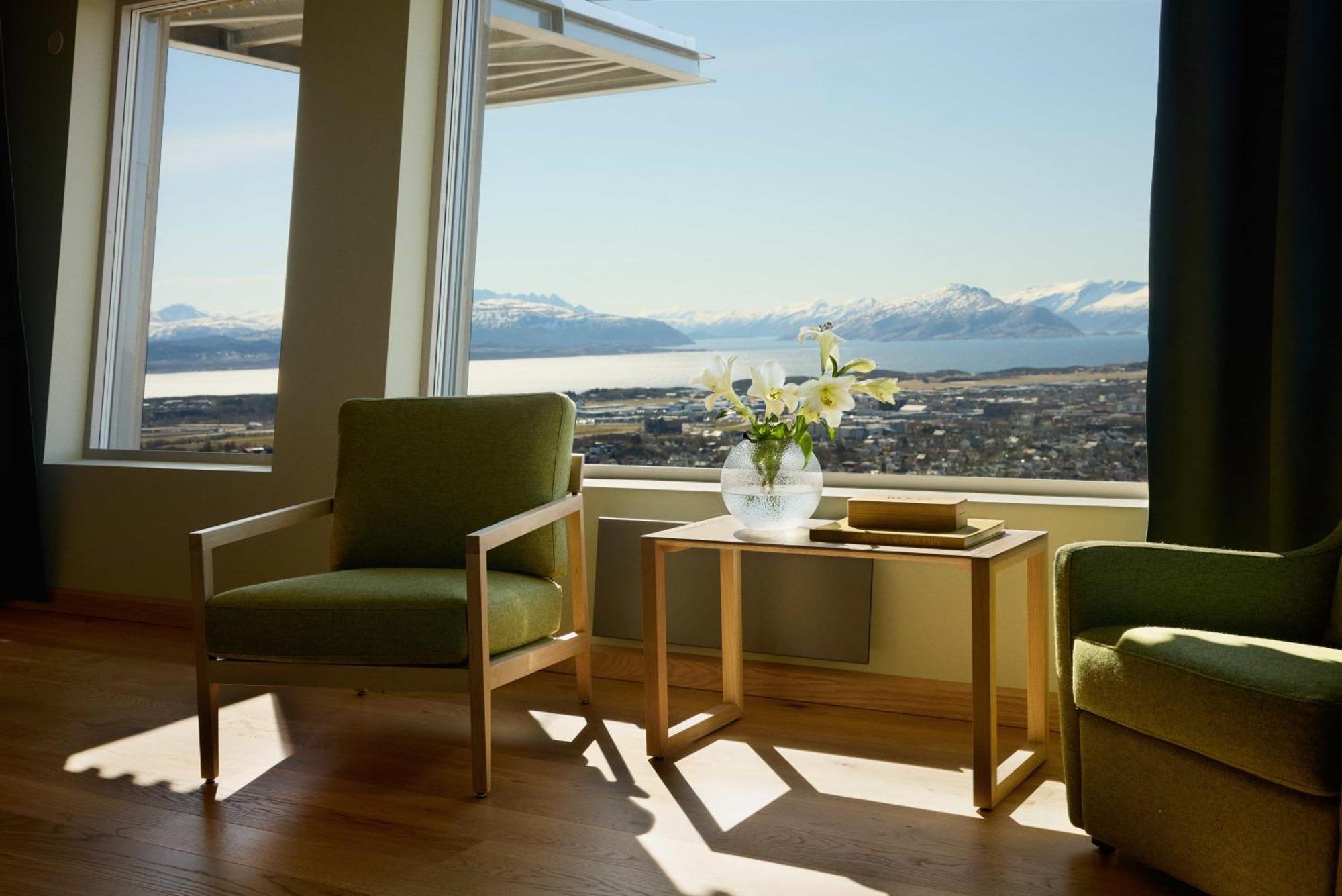 Wood Hotel Bodo Room photo