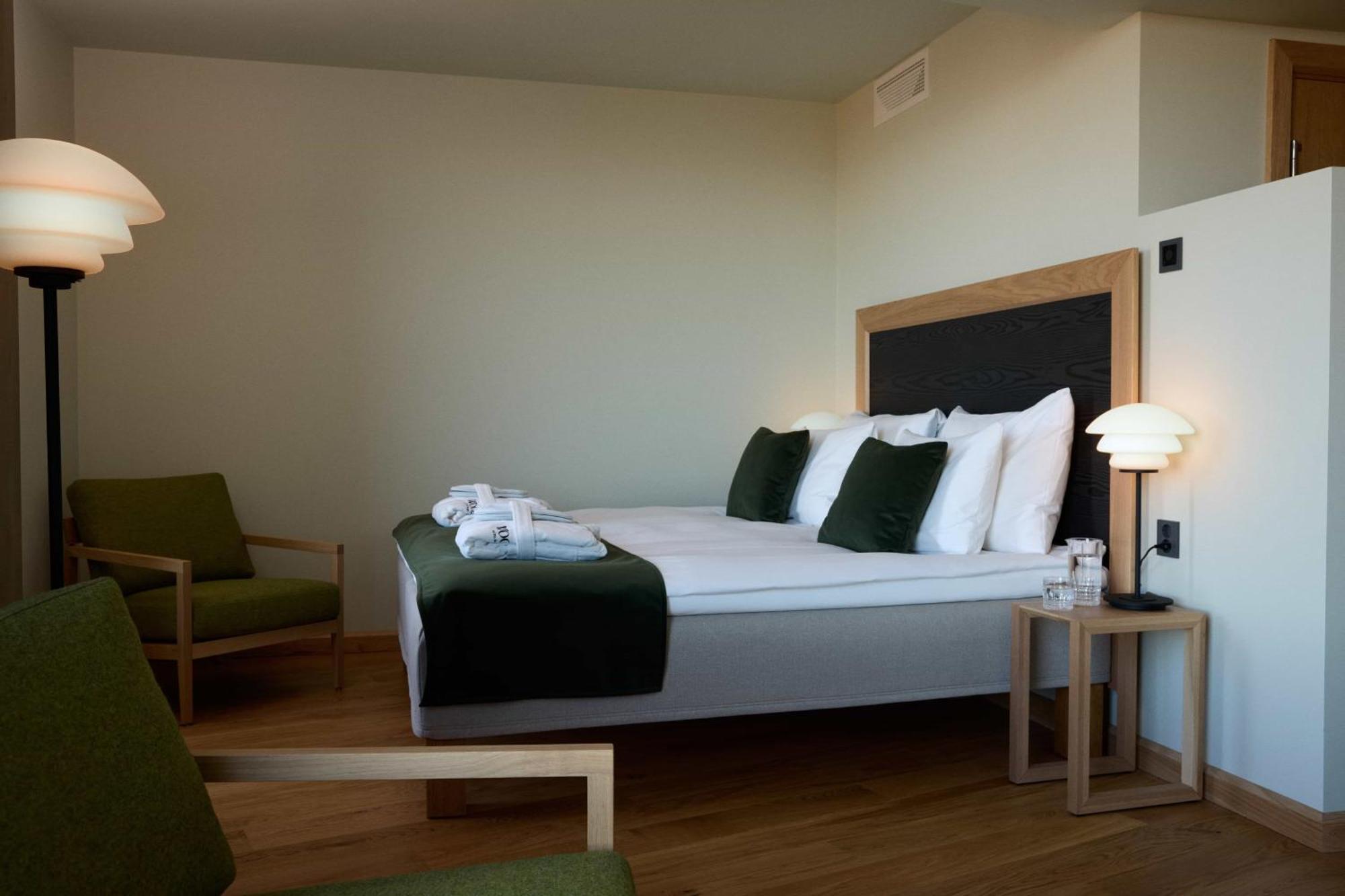 Wood Hotel Bodo Room photo