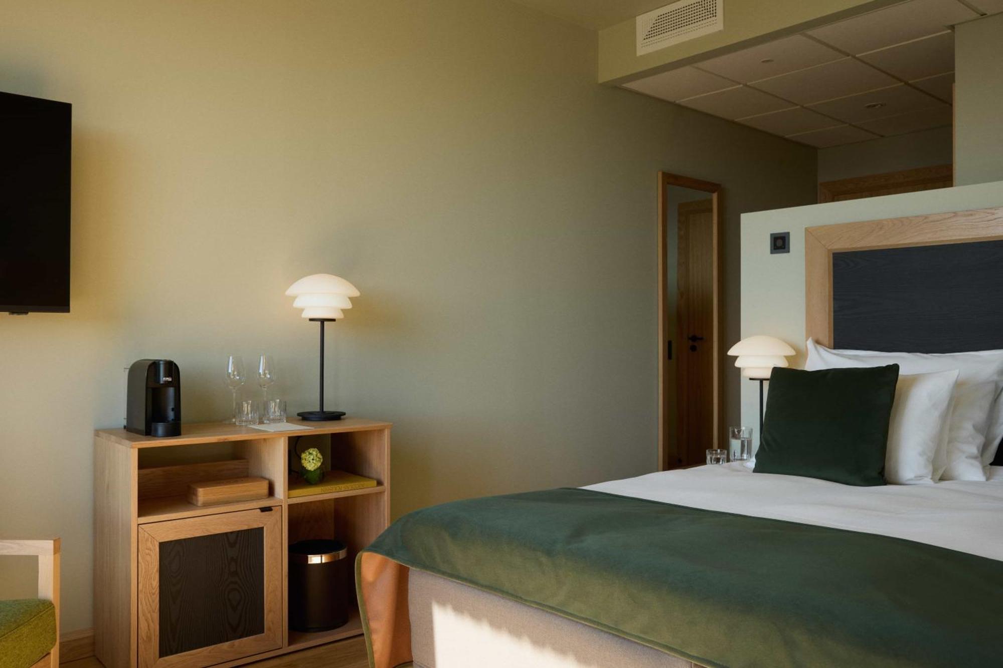 Wood Hotel Bodo Room photo